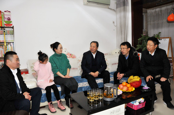 局党委书记薛辉慰问海外项目职工家属
